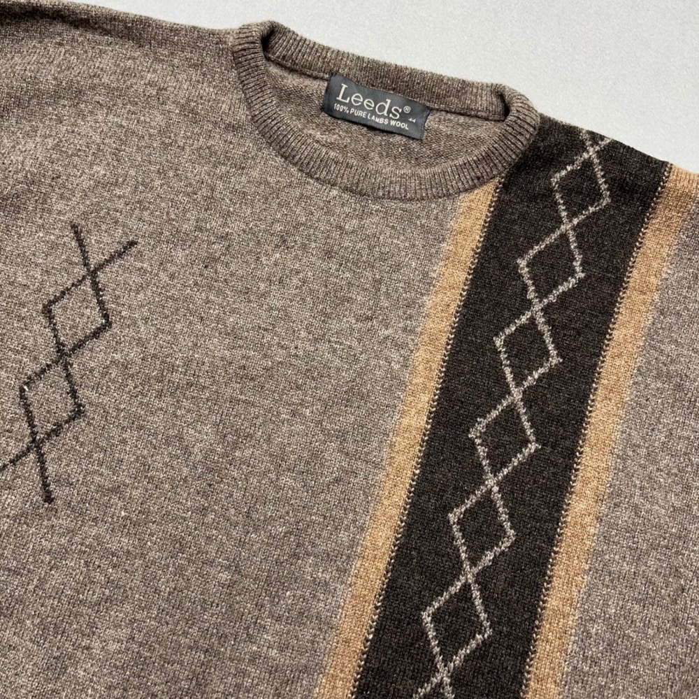 Leeds 100% Pure Lambs Wool Mens Sweater Size 44 Argyle‎ Fair Isle Pattern Brown